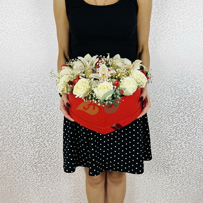 Букет в коробке на Новый год Ароматная сказка